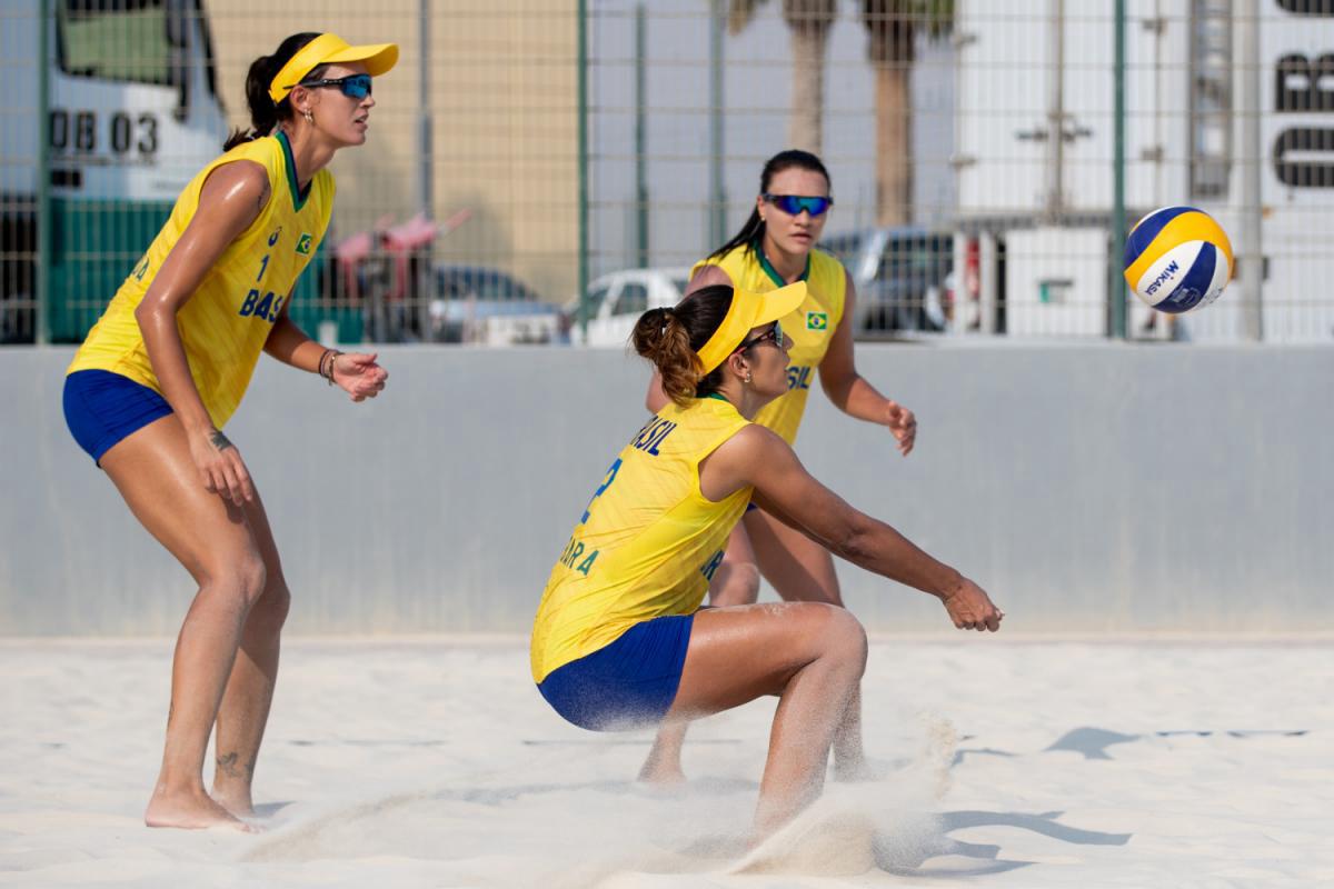Brasil vence Gâmbia e avança invicto à semifinal no vôlei de praia 4x4 dos Jogos Mundiais de Praia