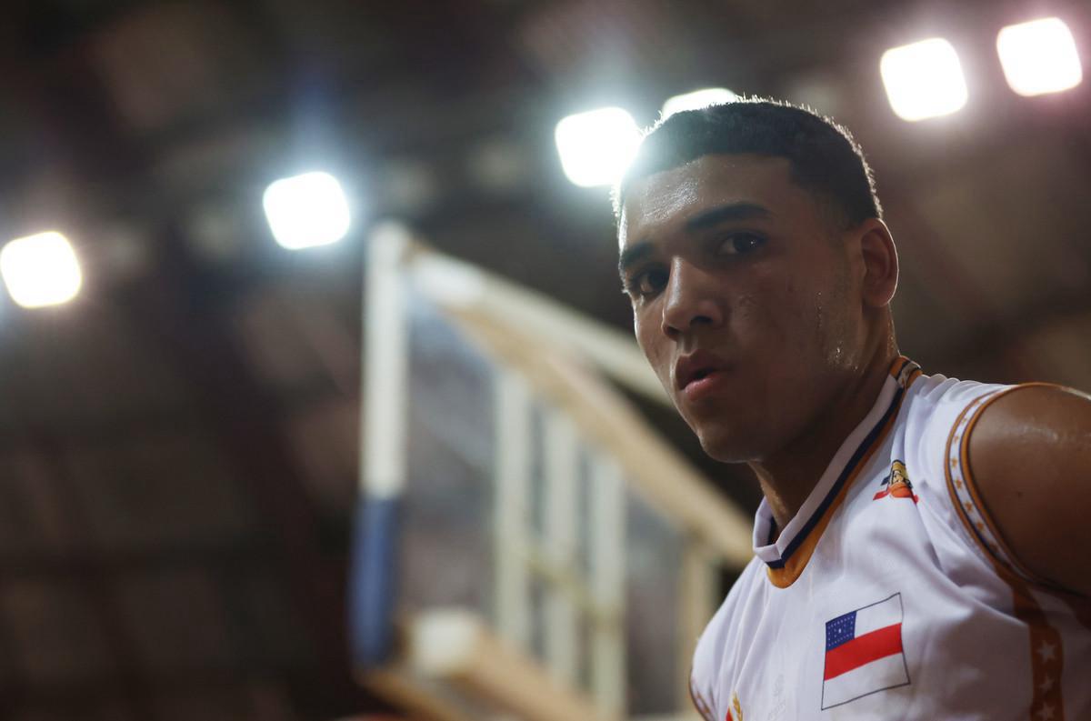 Jovens venezuelanos encontram caminho graças ao basquete do Amazonas: “Pilares”