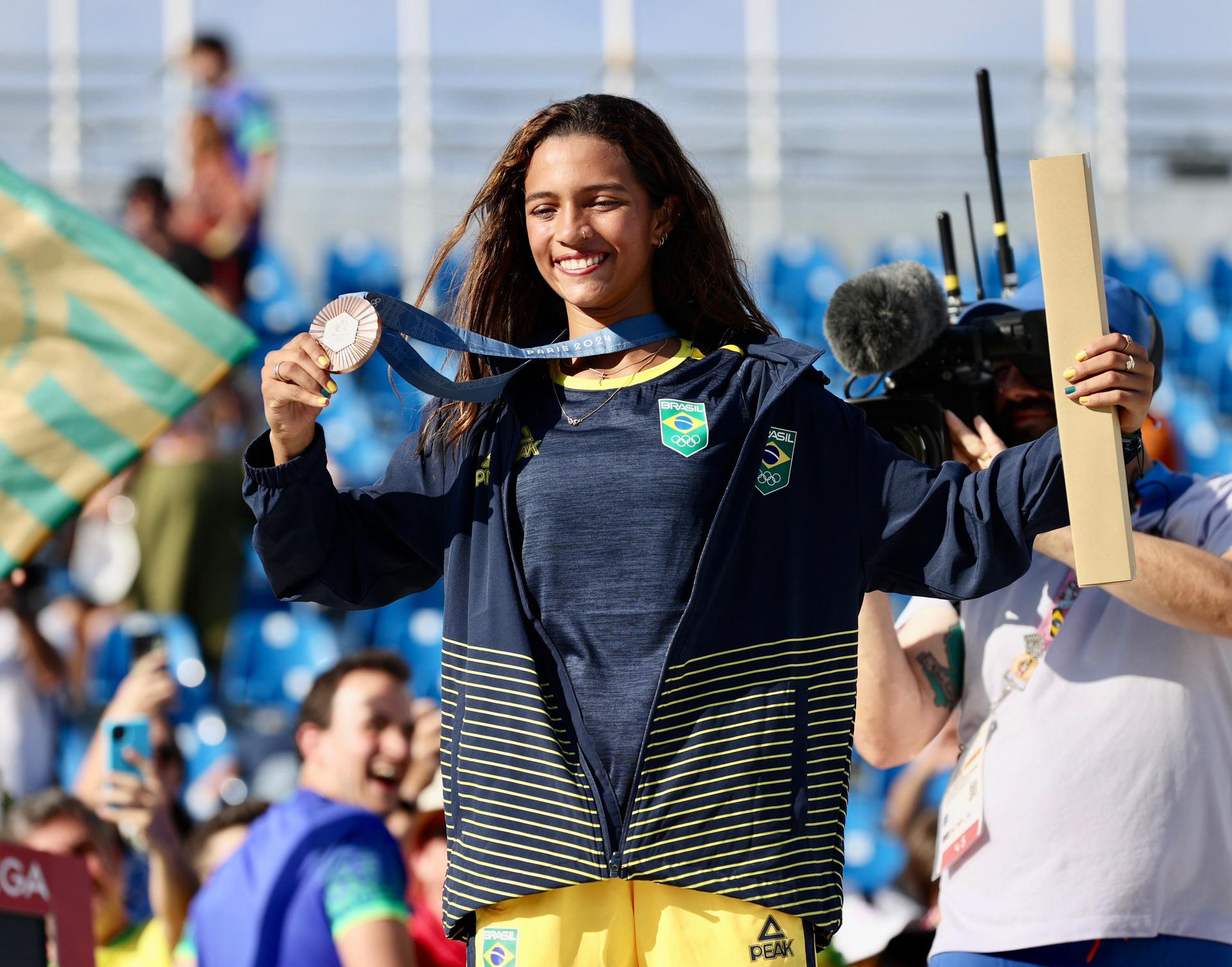A atleta Rayssa Leal garantiu a medalha de bronze na categoria. Foto Gaspar Nóbrega COB