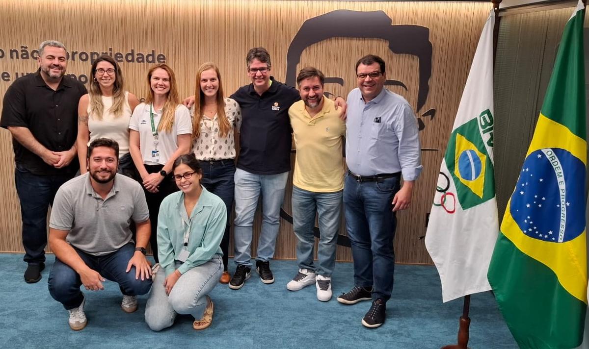 Comitiva da CAIXA visita o COB