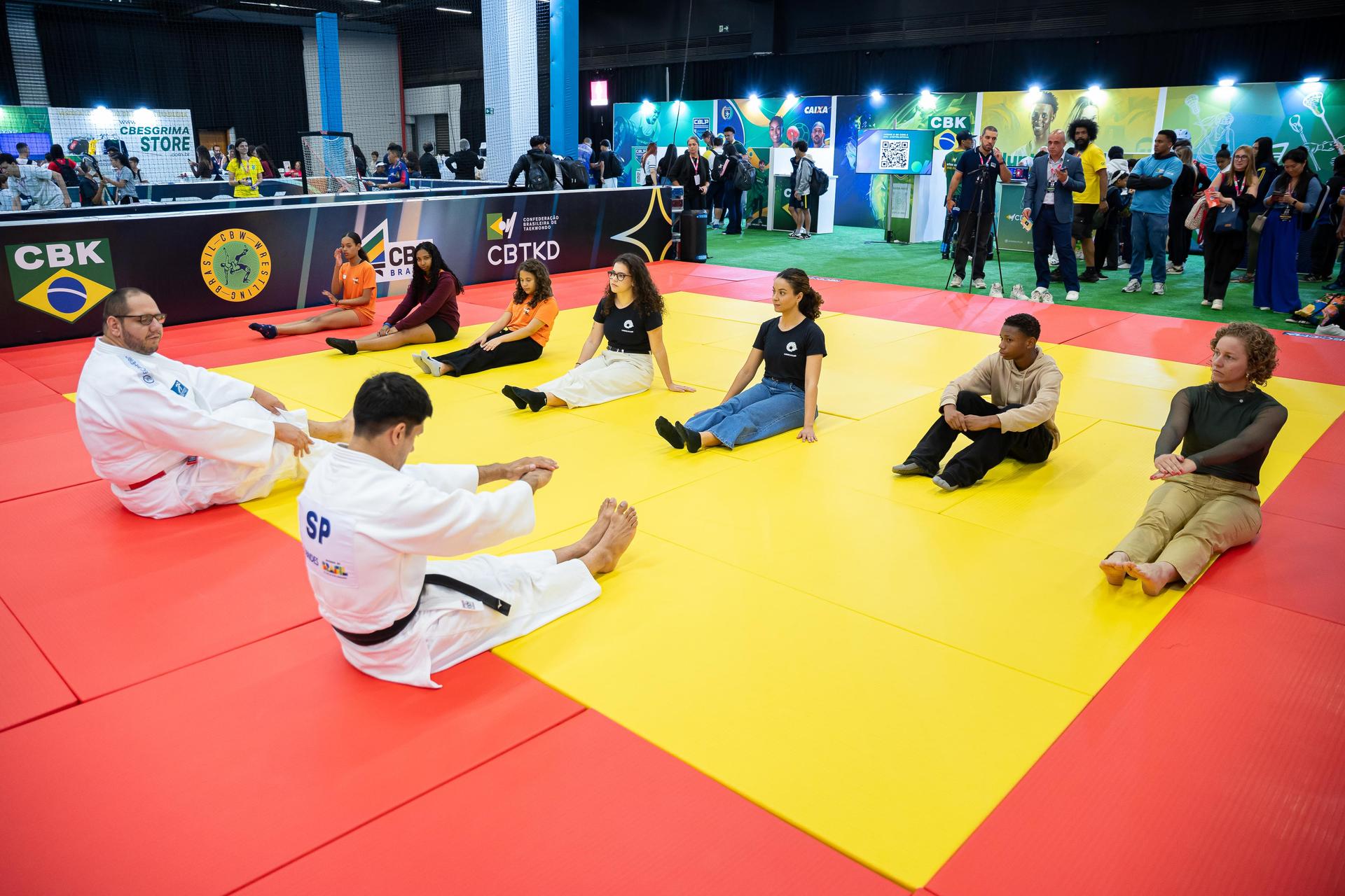 Ativações das confederações com ídolos e vivências esportivas transformam COB Expo