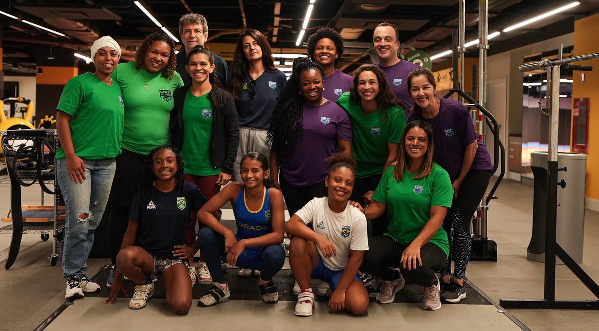 Curso de Capacitação de treinadoras da Confederação Brasileira de Levantamento de Pesos é finalizado no CT do Time Brasil