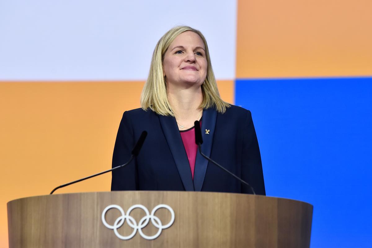 Kirsty Coventry é eleita presidente do Comitê Olímpico Internacional (COI), a primeira mulher da história