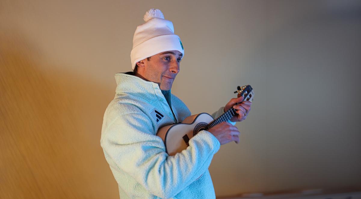 Pat Burgener chega à Vila Olímpica de Livigno se dividindo entre arte e esporte