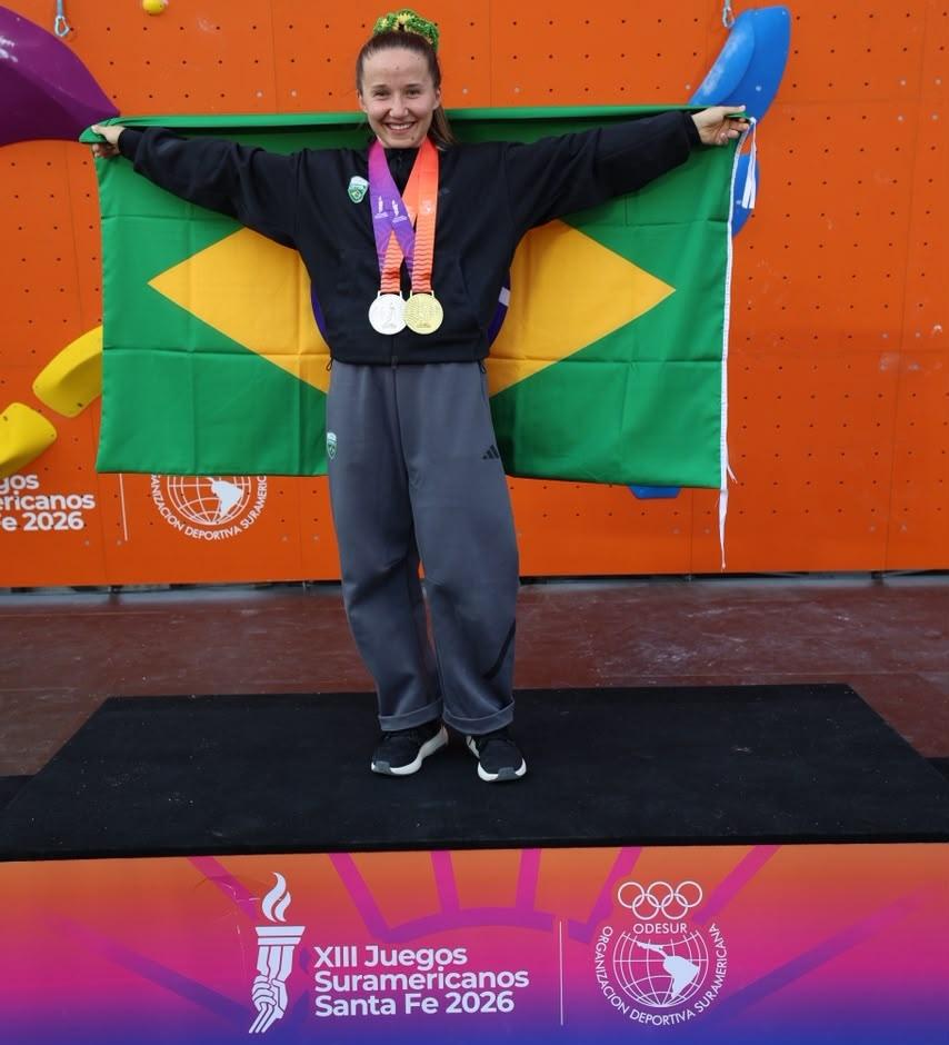 Com scrunchie especial no cabelo e duas medalhas no peito, Anja Köhler vive semana mágica em Santa Fé 2026