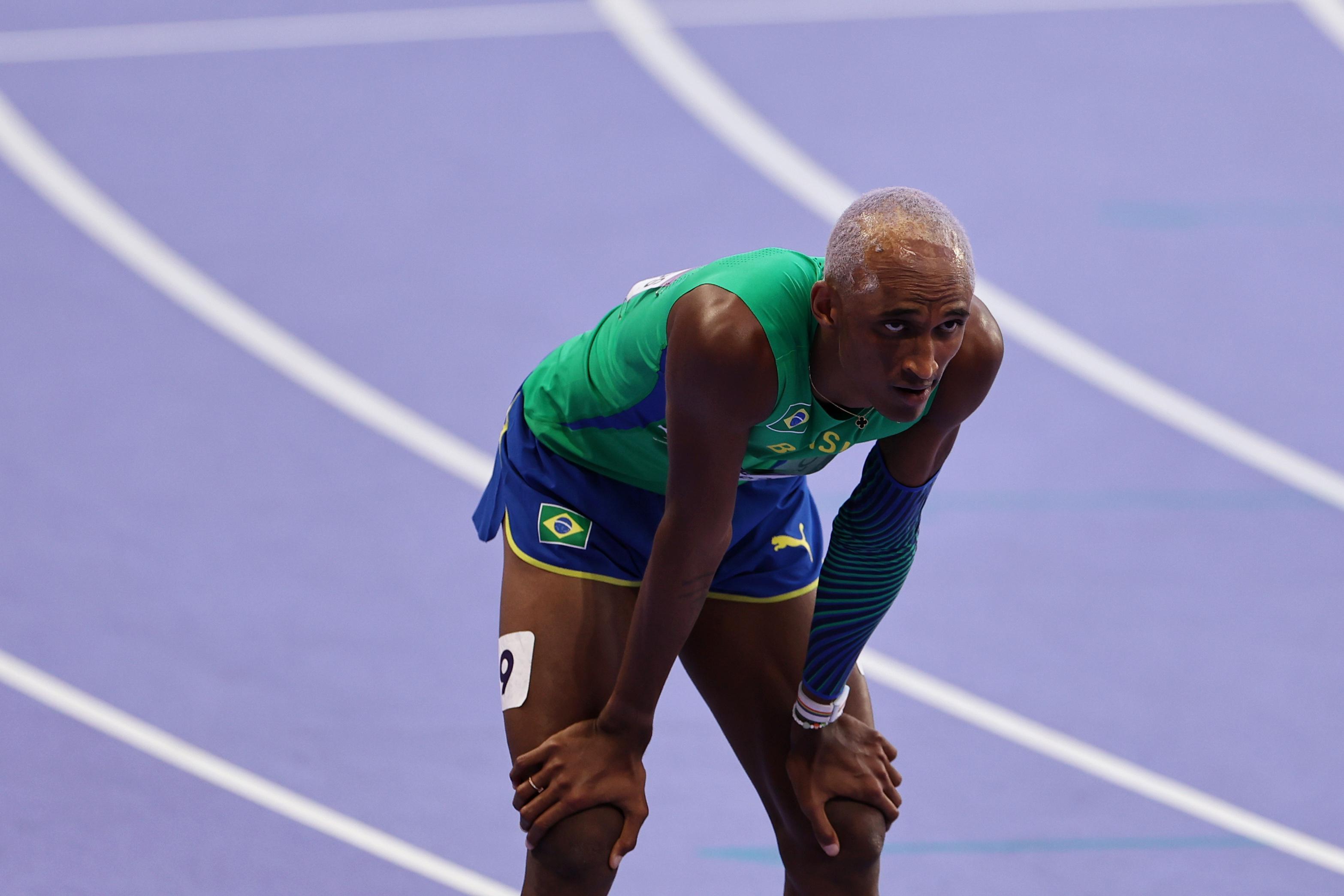 Com “susto” e quarto tempo da semifinal, Alison dos Santos avança para a final dos 400m com barreiras