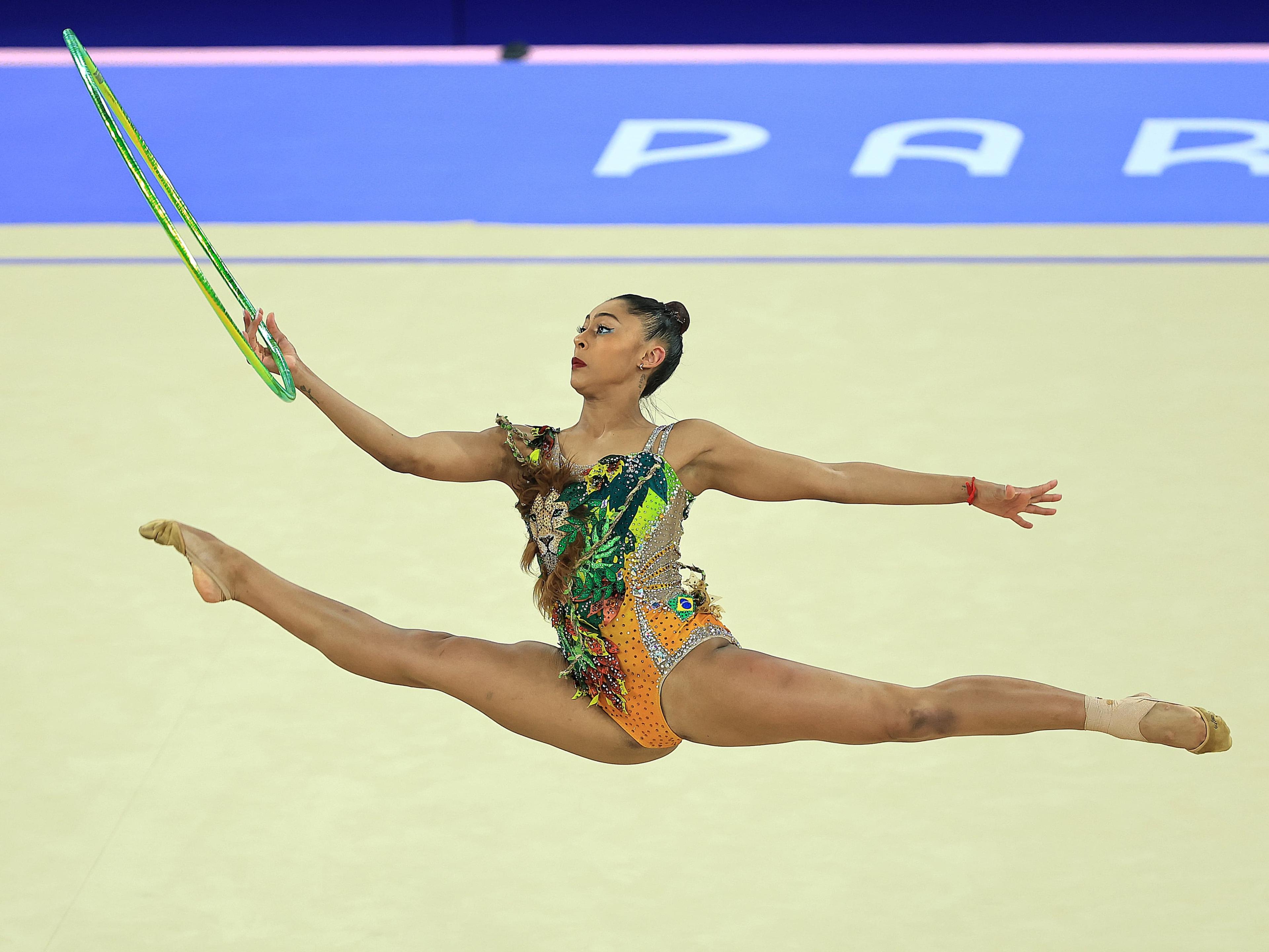 Bárbara Domingos encerra Paris 2024 com melhor colocação do Brasil na história do individual geral na ginástica rítmica