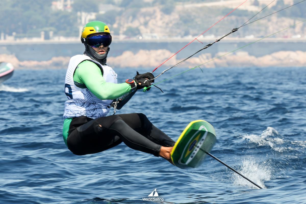 Na vela, Bruno Lobo vai à semifinal da Fórmula Kite em Paris 2024