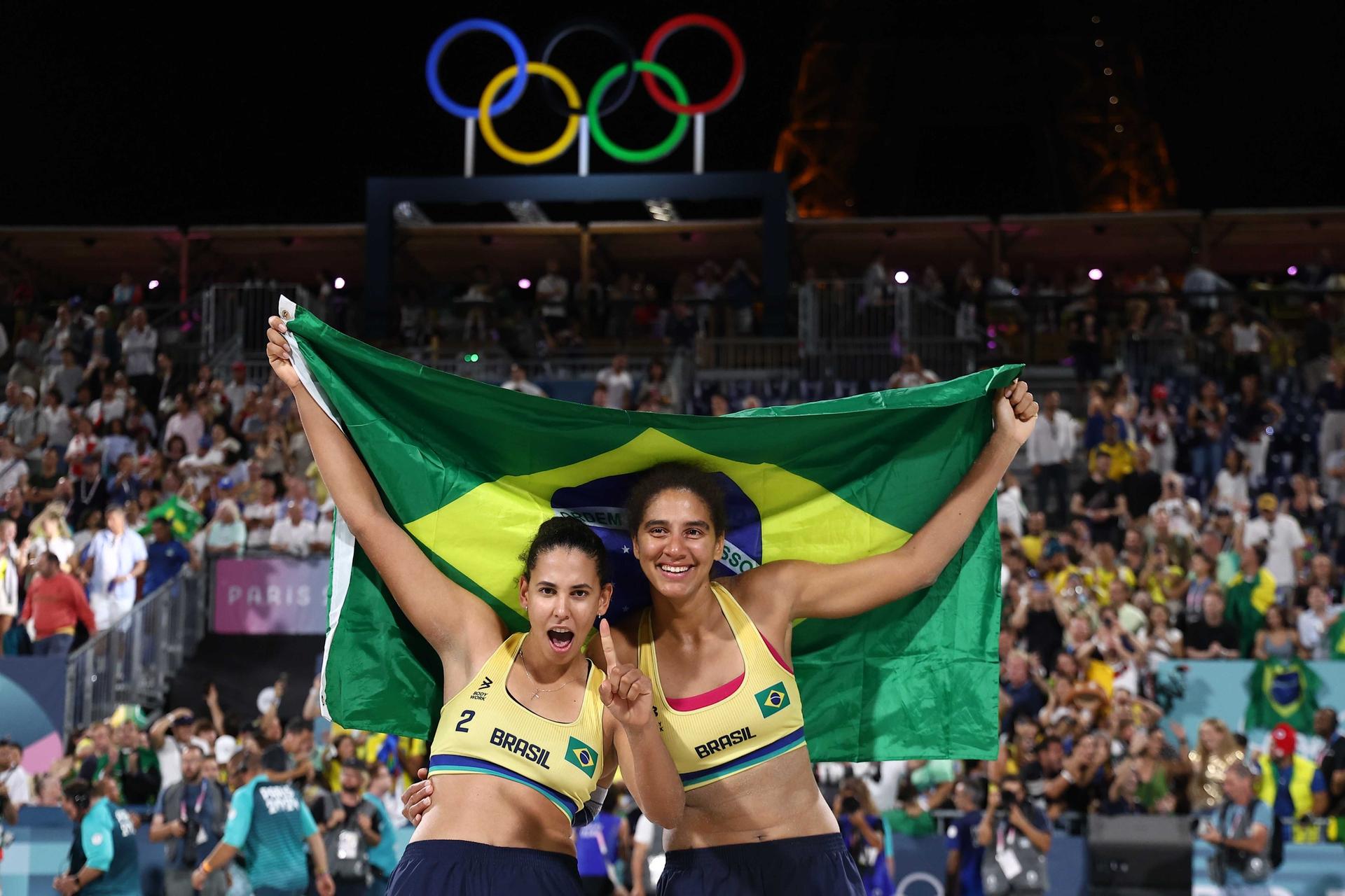 Duda e Ana Patricia conquistam a medalha de ouro na final olímpica. Foto: Luiza Moraes/COB