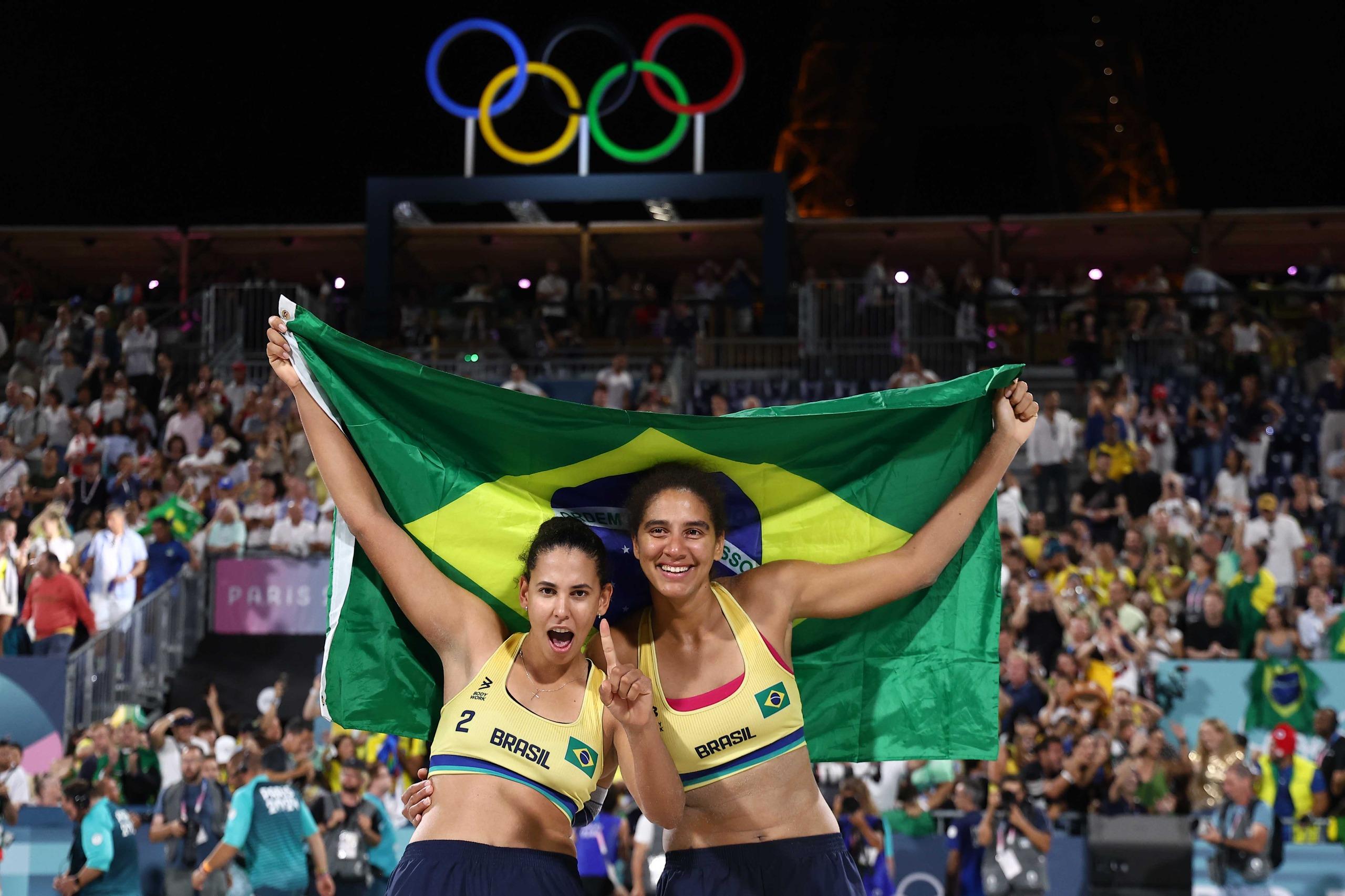 Campeãs de tudo, Duda e Ana Patrícia conquistam o ouro no vôlei de praia em Paris 2024