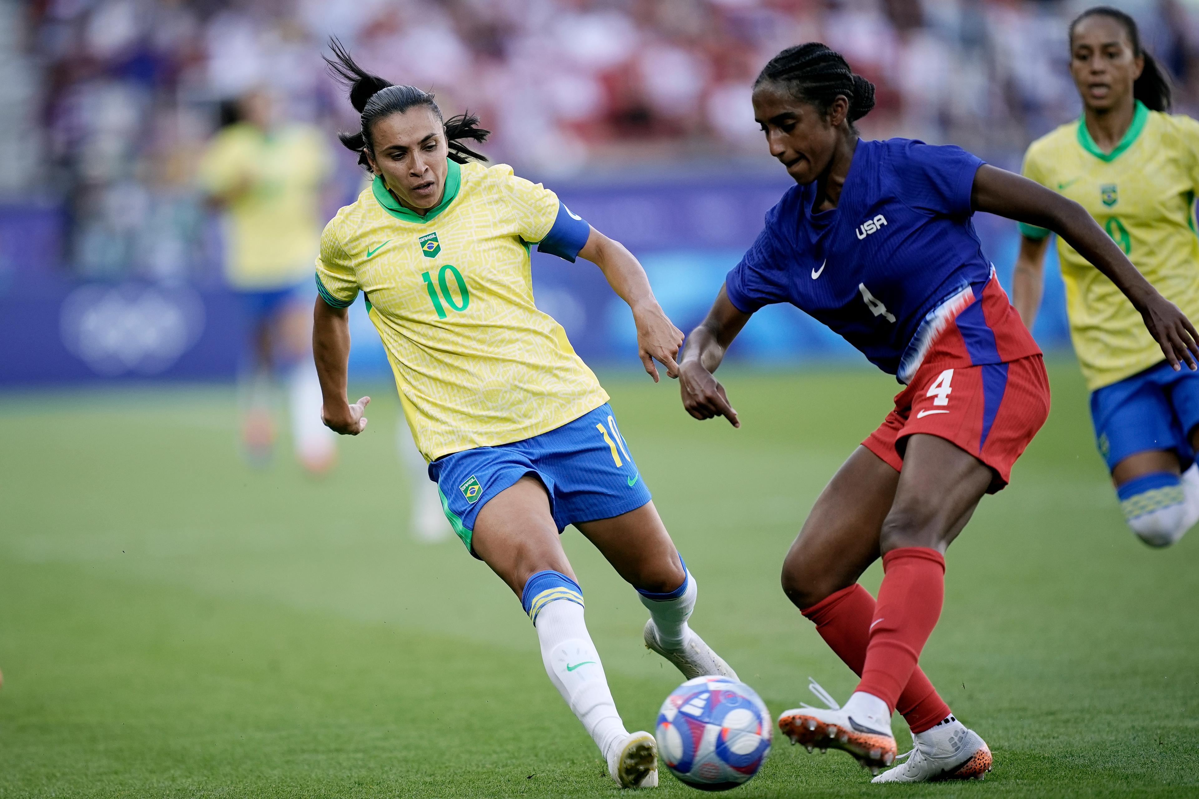 Brasil encerra campanha histórica em Paris com prata no futebol feminino