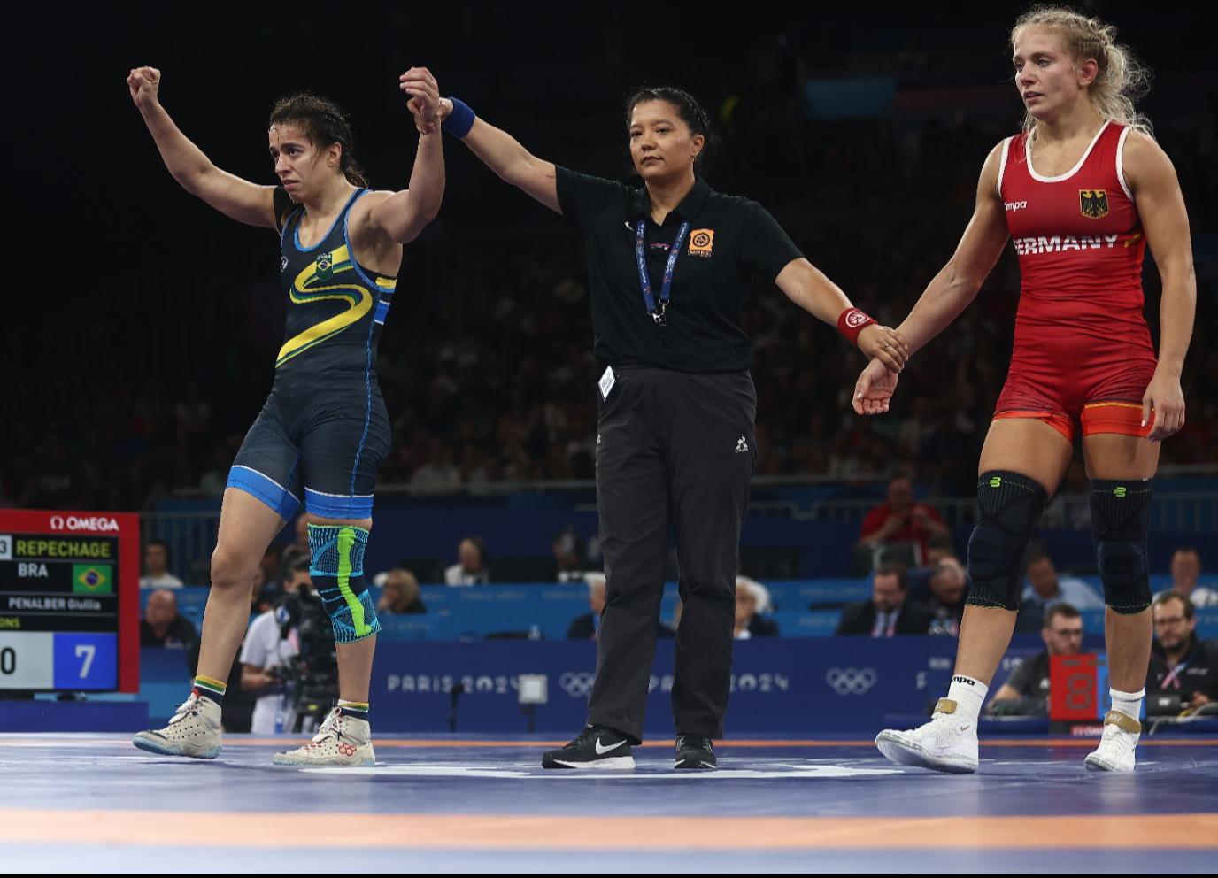 Giullia Penalber avança e Brasil vai disputar medalha no wrestling pela primeira vez na história dos Jogos Olímpicos